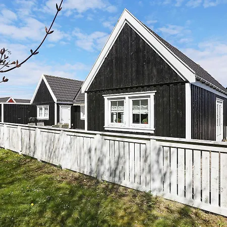 Three-bedroom Holiday In 10 Ferienhaus Vejby